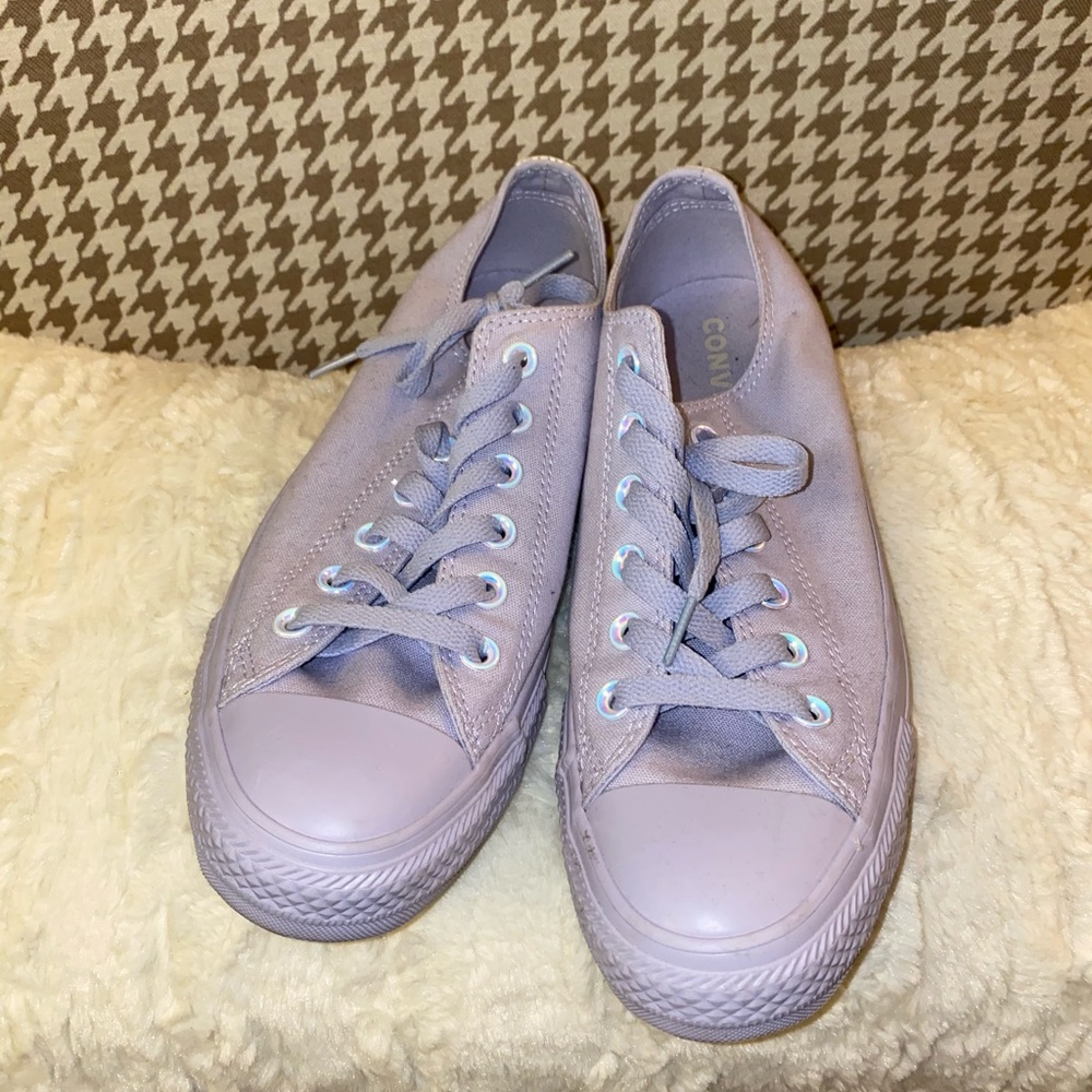 Converse Lavender Purple Sneakers size 9 women’s